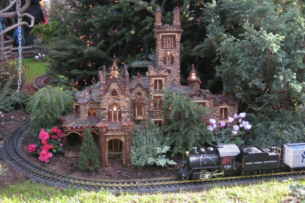 NYGB Holiday train display