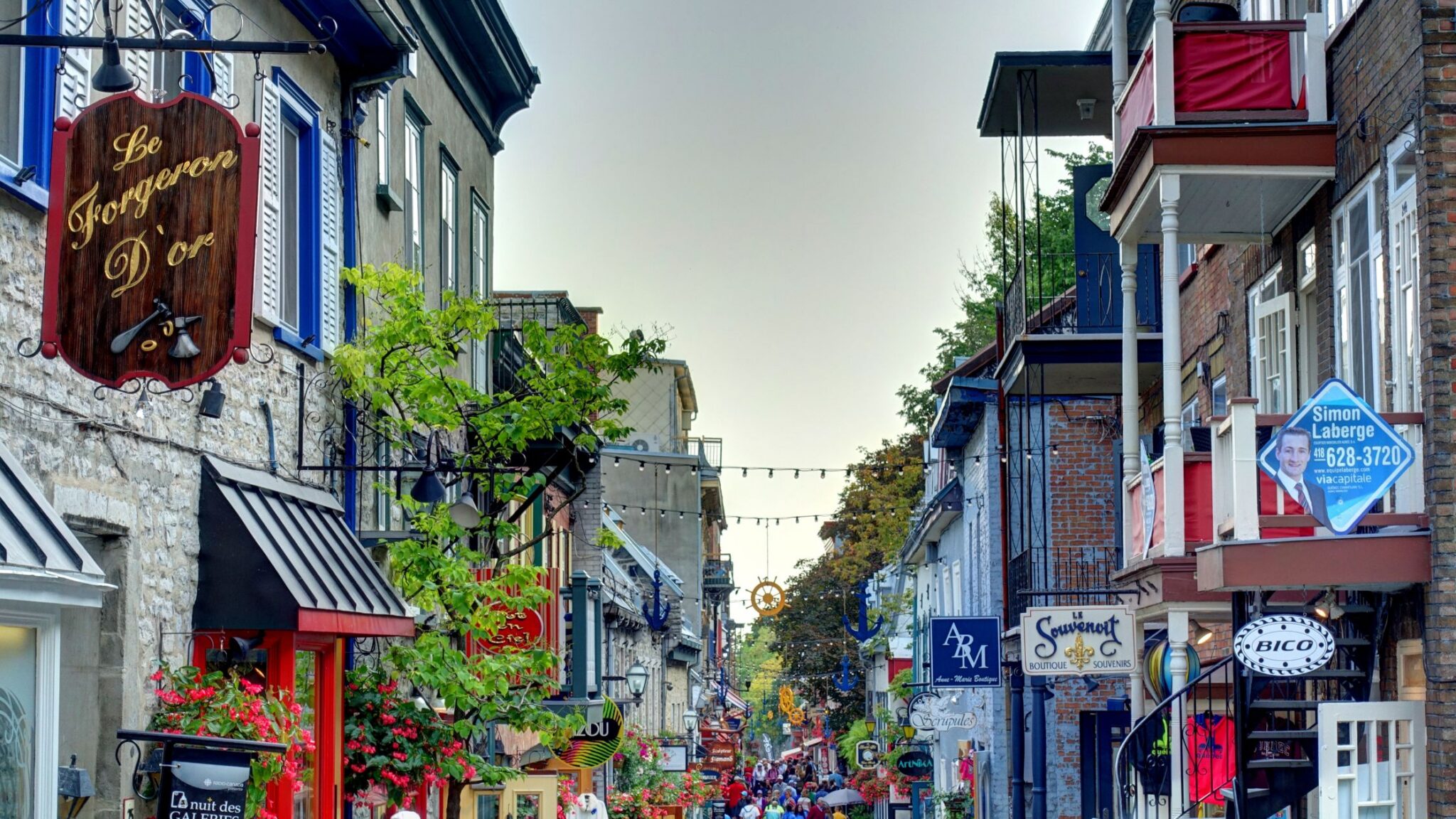 street view of old quebec shops and dining